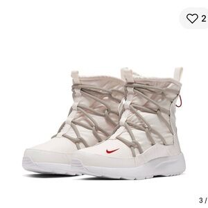 Nike Women's Cream and Red Winter Boots